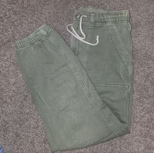 American Eagle pants size 8 regular